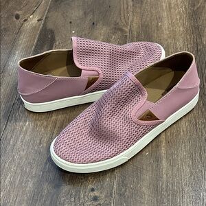 Women's OluKai shoes size 10